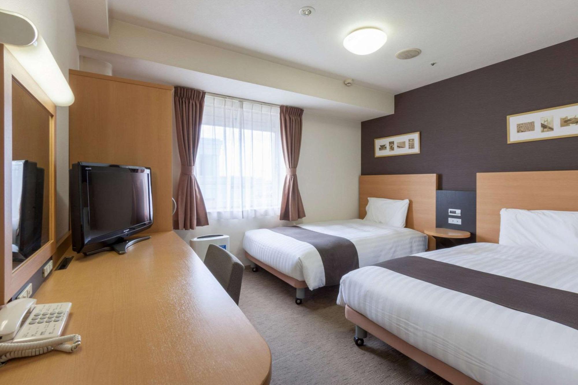 Comfort Hotel Yokohama Kannai Exterior photo